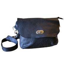 Charger l'image dans la galerie, Black Leather Waist Bag/Crossbody Bag | Hides in Hand | Dream Weaver