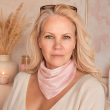 Charger l'image dans la galerie, Blush Pearl Silk Kerchief