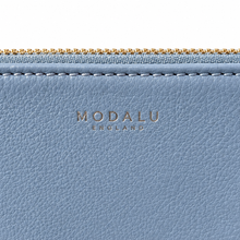 Charger l'image dans la galerie, Modalu Twiggy Leather Crossbody Bag – Powder Blue | Pre-Loved