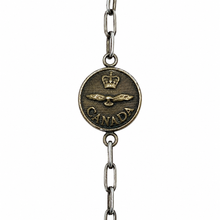 Charger l'image dans la galerie, RCAF Crown & Wing Vintage Canadian Button Sterling Silver Bracelet closeup