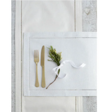 Charger l'image dans la galerie, Cream with Metallic Gold Shimmer Table Runner