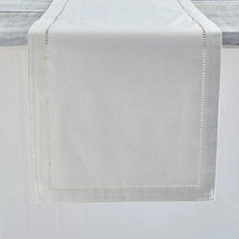 Charger l'image dans la galerie, Cream with Metallic Gold Shimmer Table Runner