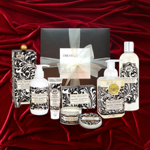 Charger l'image dans la galerie, Honey Almond Travel Candle | Michel Design Works