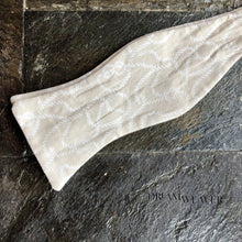 Charger l'image dans la galerie, Ropes Nautical Bow Tie | Cream Ropes on Beige Accessories