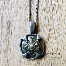 Load image into Gallery viewer, Vintage Canadian Coat of Arms Button Necklace

