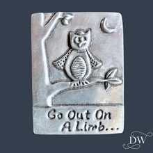 Charger l&#39;image dans la galerie, Pewter Trinket Box | Owl Go out on a limb
