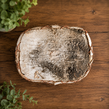 Charger l'image dans la galerie, Handcrafted Birch Bark Tray | Large
