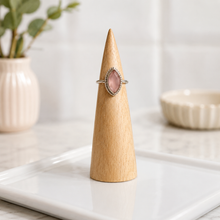 Charger l'image dans la galerie, Blush Chalcedony Marquise Ring | Sterling Silver4
