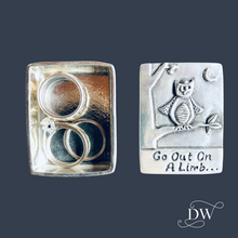 Charger l'image dans la galerie, Handcrafted pewter trinket box with owl and “Go Out On A Limb” engraving — Dream Weaver Canada 3
