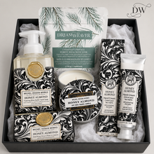 Charger l'image dans la galerie, Honey Almond Signature Gift Box | Michel Design Works DW
