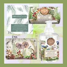 Charger l&#39;image dans la galerie, Michel Design Works Moss &amp; Oak gift box set with soap, linens, and autumn foliage packaging — Dream Weaver Canada
