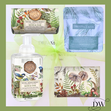 Charger l&#39;image dans la galerie, Michel Design Works Moss &amp; Oak gift box set with soap, linens, and autumn foliage packaging — Dream Weaver Canada”
