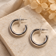 Charger l'image dans la galerie, Pilgrim Maddie Small Silver-Plated Chunky Hoop Earrings DW
