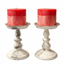 Charger l'image dans la galerie, Rustic Red Pillar Candle | 4" x 4" Unscented Decorative Candle DW 2
