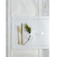 Charger l&#39;image dans la galerie, Cream with Metallic Gold Shimmer Table Runner
