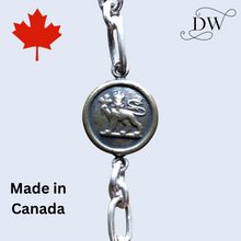 Charger l&#39;image dans la galerie, Vintage Canadian Lion Button Silver Bracelet2
