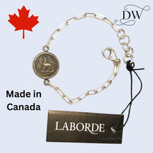 Charger l&#39;image dans la galerie, Vintage Canadian Lion Button Silver Bracelet
