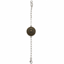 Charger l'image dans la galerie, Vintage Canadian Militia Beaver Button Sterling Silver Bracelet 
