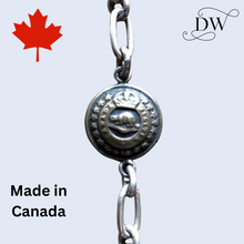 Load image into Gallery viewer, Vintage Canadian Beaver Button Silver Bracelet
