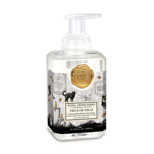 Michel Design Works Trick or Treat foaming hand soap with black cat, owl, pumpkins, and autumn design — Dream Weaver Canada