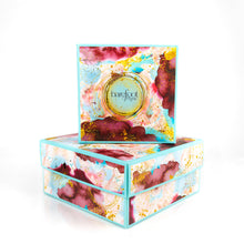 Load image into Gallery viewer, Barefoot Venus Gift Box Large 2
