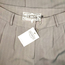 Charger l&#39;image dans la galerie, Grey &amp; White Pinstripe Pleated Pants
