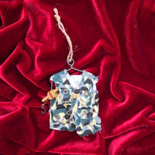 Load image into Gallery viewer, Camouflage Fishing Vest Ornament
