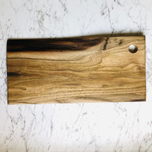 Charger l&#39;image dans la galerie, Raw Edge Wood Charcuterie Board | Rectangle
