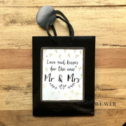 Gift Bag | Love and kisses for the new Mr & Mrs | Medium