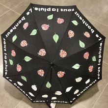 Charger l&#39;image dans la galerie, Ladybug - Retractable Colour Changing Umbrella (French)
